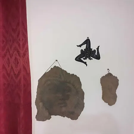 Le Tre Meraviglie A 200 M Dal Mare 卡塔尼亚