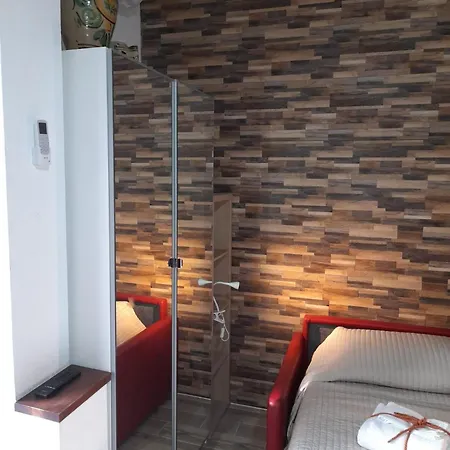 Le Tre Meraviglie A 200 M Dal Mare 卡塔尼亚