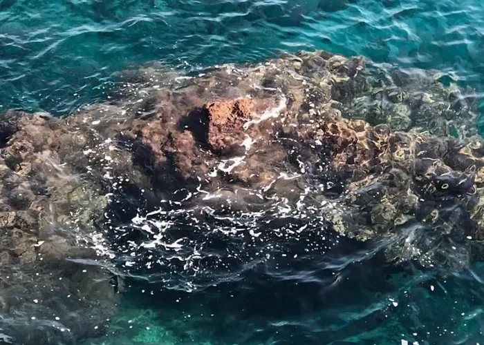 Le Tre Meraviglie A 200 M Dal Mare